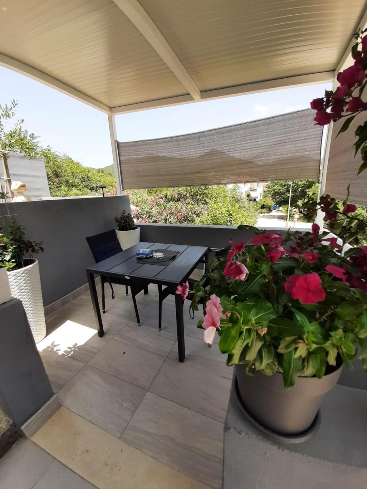 Apartman Jadranka Rogotin Exterior photo